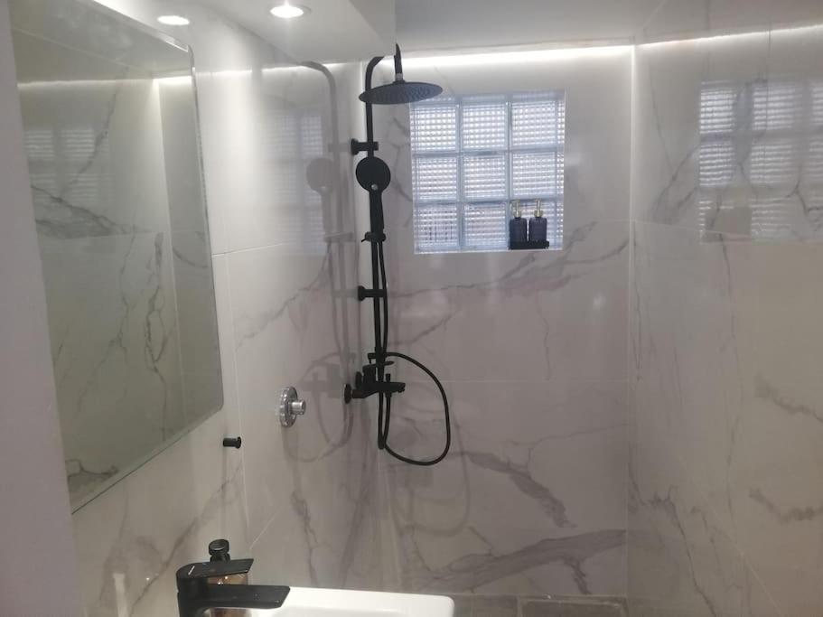 Brio Luxurious Urban Stay In Heraklio,Wifi,Αc Heraklion  Екстер'єр фото