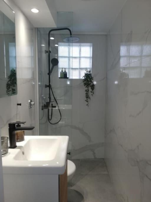 Brio Luxurious Urban Stay In Heraklio,Wifi,Αc Heraklion  Екстер'єр фото