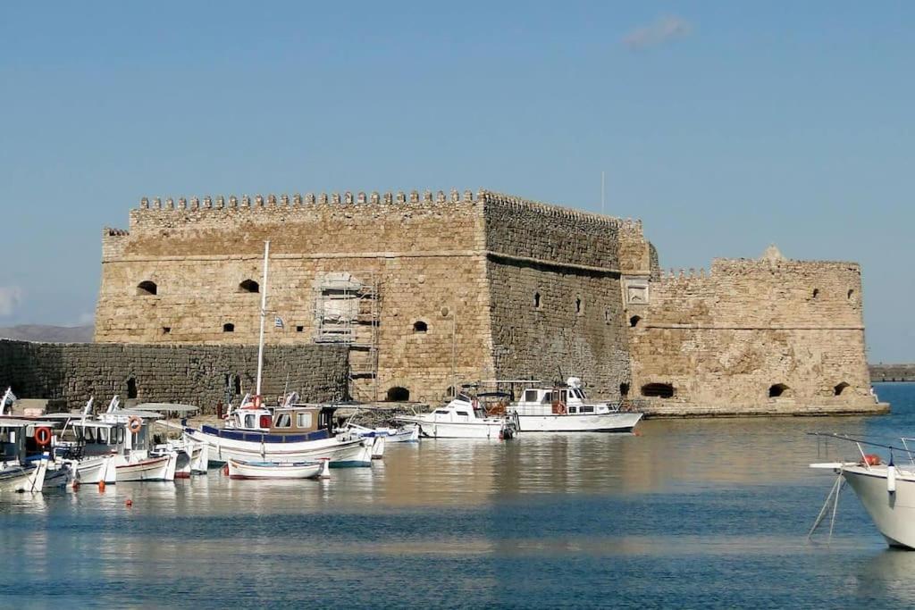 Brio Luxurious Urban Stay In Heraklio,Wifi,Αc Heraklion  Екстер'єр фото