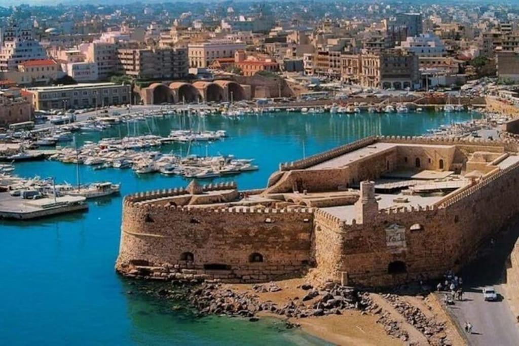 Brio Luxurious Urban Stay In Heraklio,Wifi,Αc Heraklion  Екстер'єр фото